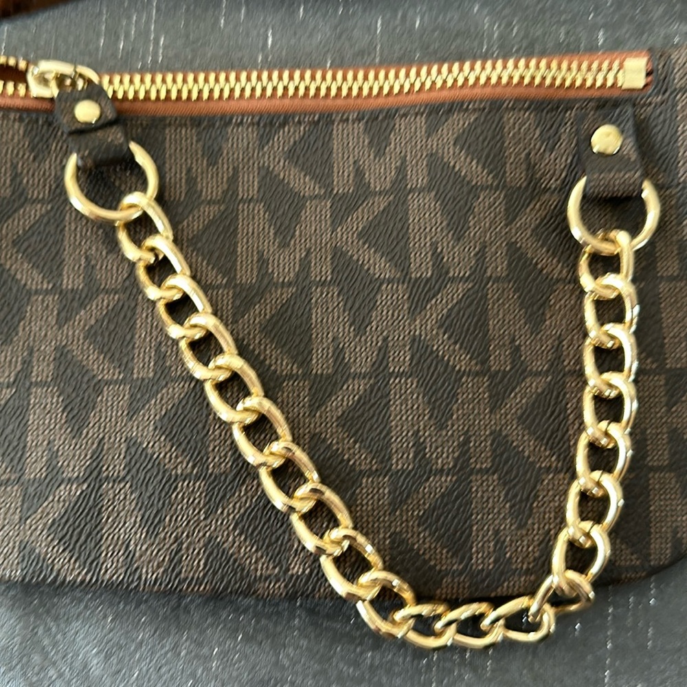 Cute belt Micheal kors Fanny bag